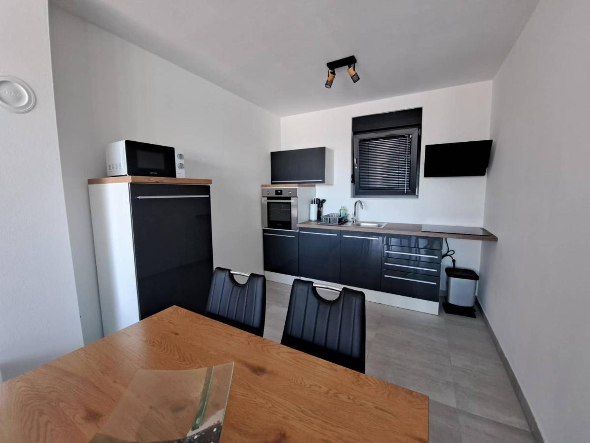 Villa Leptiric Vir Exteriér fotografie