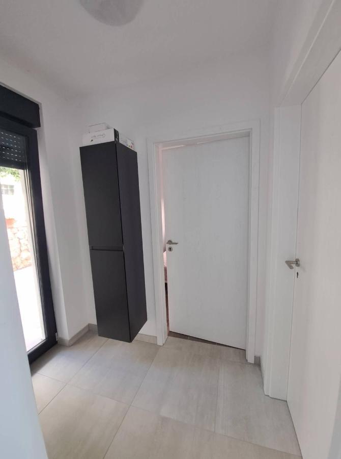 Villa Leptiric Vir Exteriér fotografie