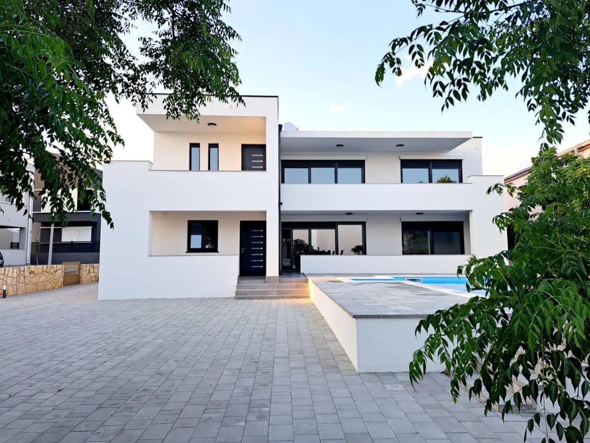 Villa Leptiric Vir Exteriér fotografie