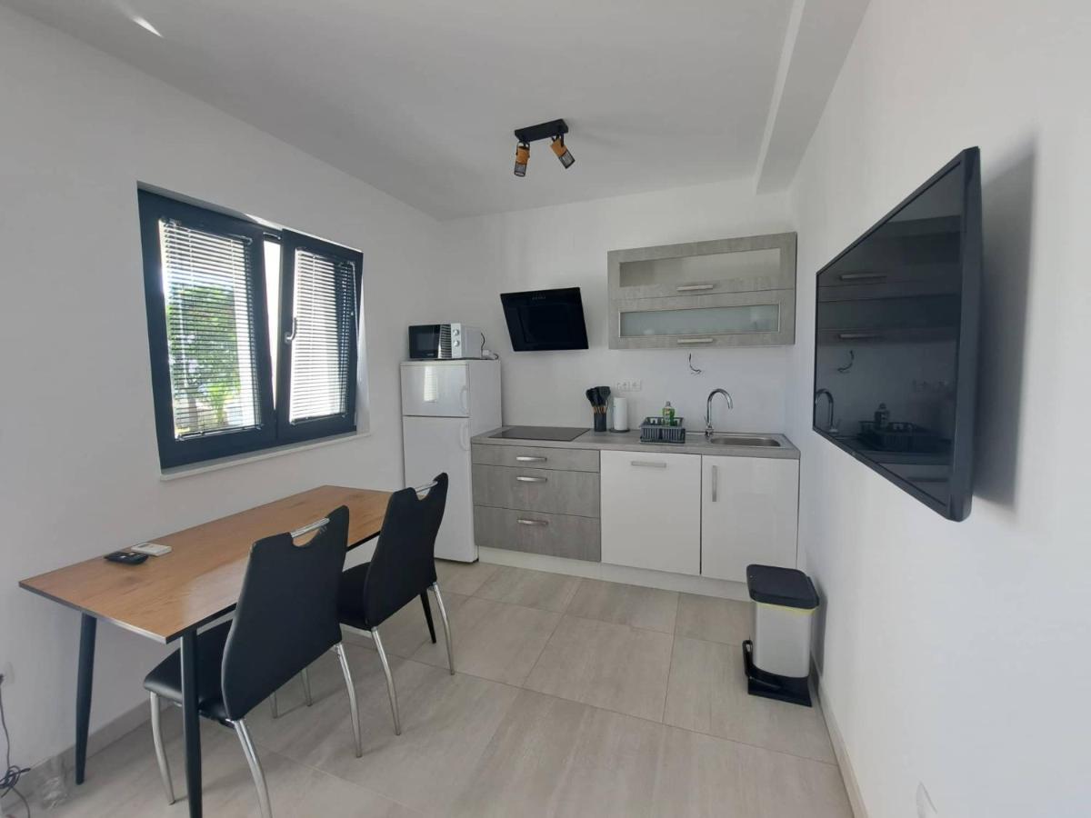 Villa Leptiric Vir Exteriér fotografie