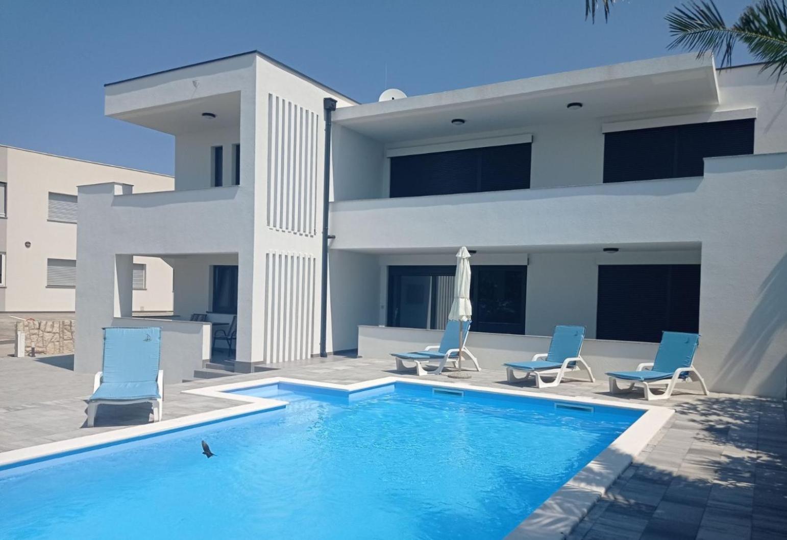 Villa Leptiric Vir Exteriér fotografie